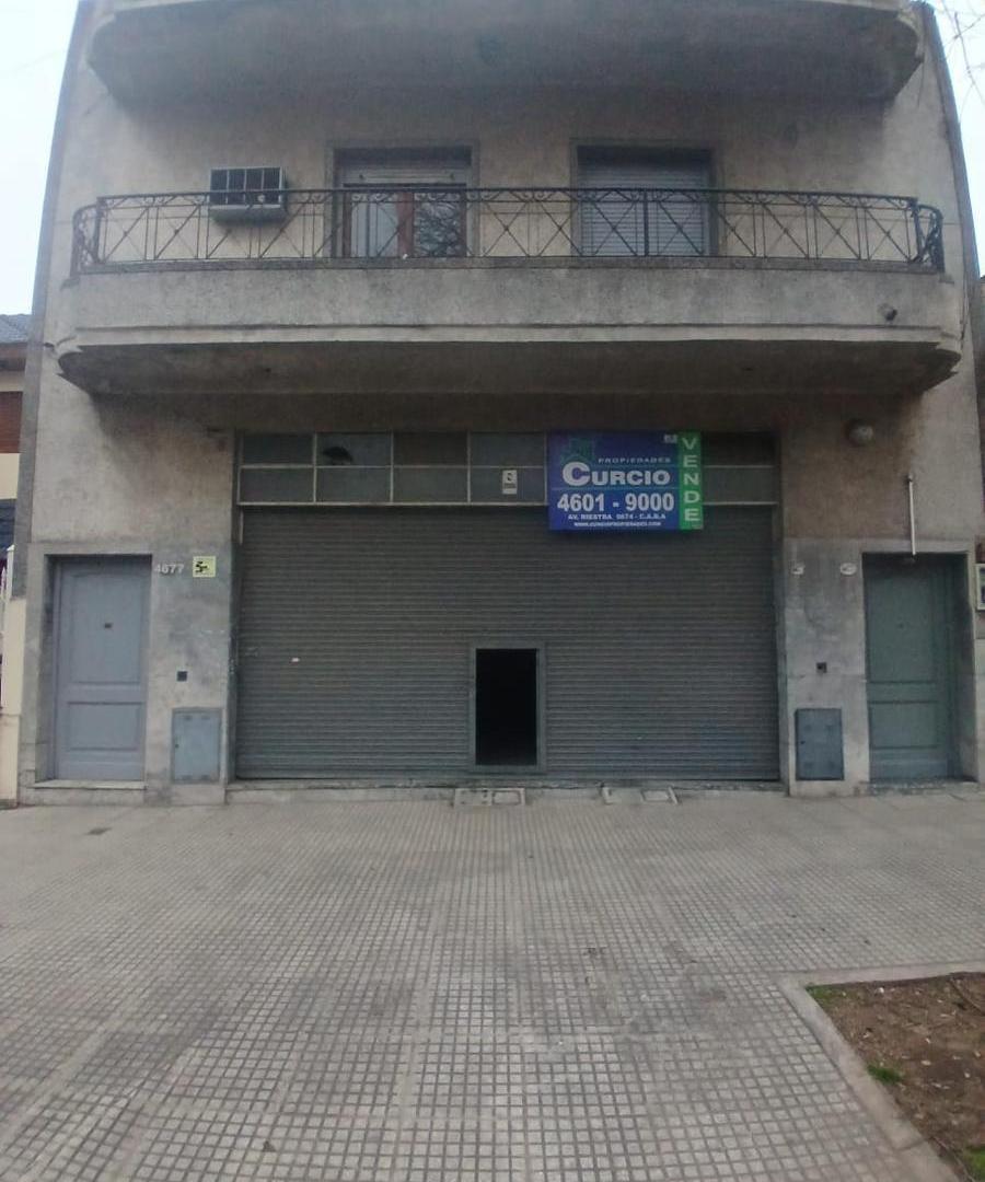 Foto de VENTA AMPLIO LOCAL COMERCIAL CON BAÑO A METROS DE CENTRO COMERCIAL, imagen 2
