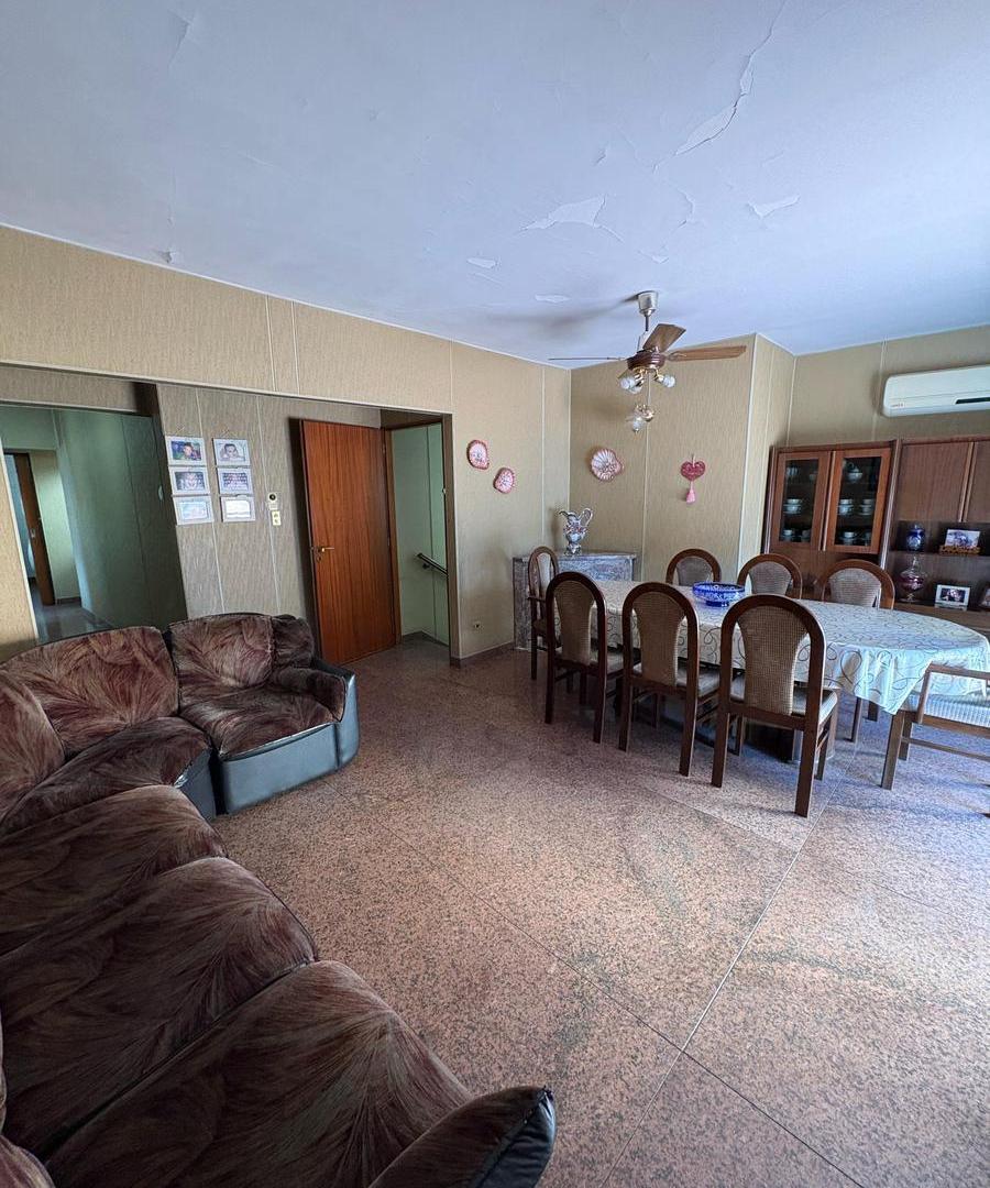 Foto de VENTA PISO ÚNICO 3 AMBIENTES CON COCHERA PARA 2 VEHÍCULOS, TERRAZA Y, imagen 1