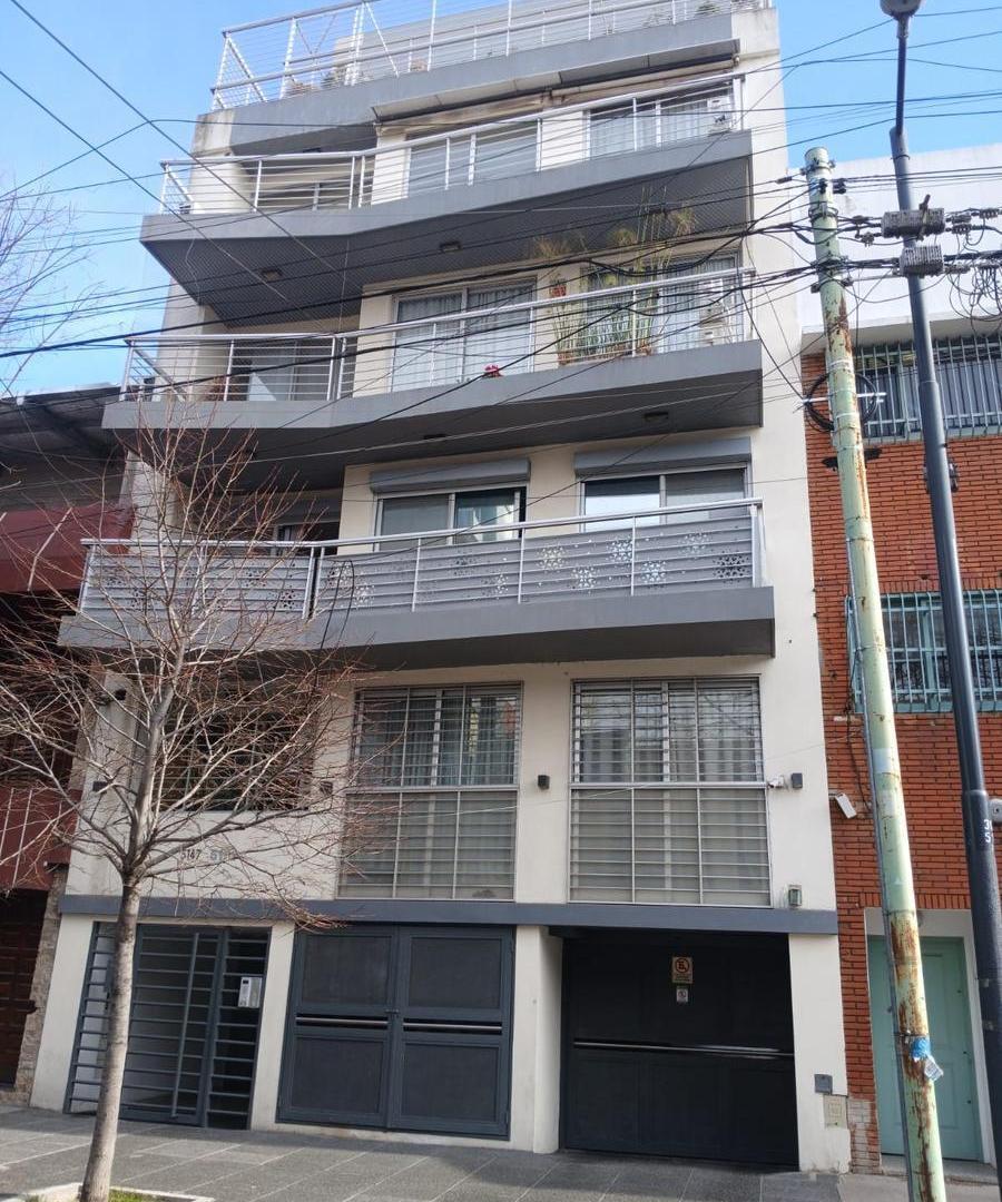 Foto de VENTA DEPARTAMENTO 4 AMBIENTES AL FRENTE CON COCHERA en Villa Lugano, imagen 3
