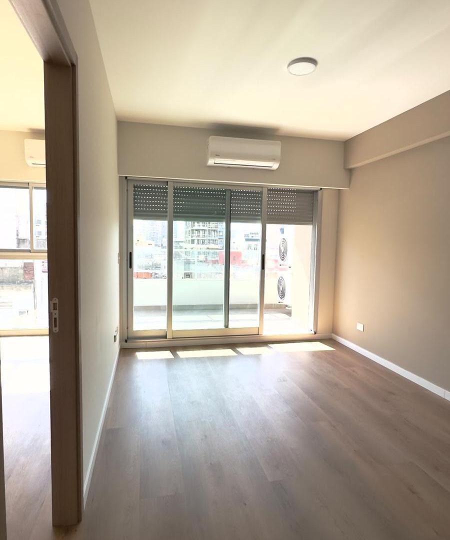 Foto de ALQUILER DE DEPARTAMENTO 3 AMBIENTES CON BALCON AL FRENTE Y COCHERA A, imagen 2