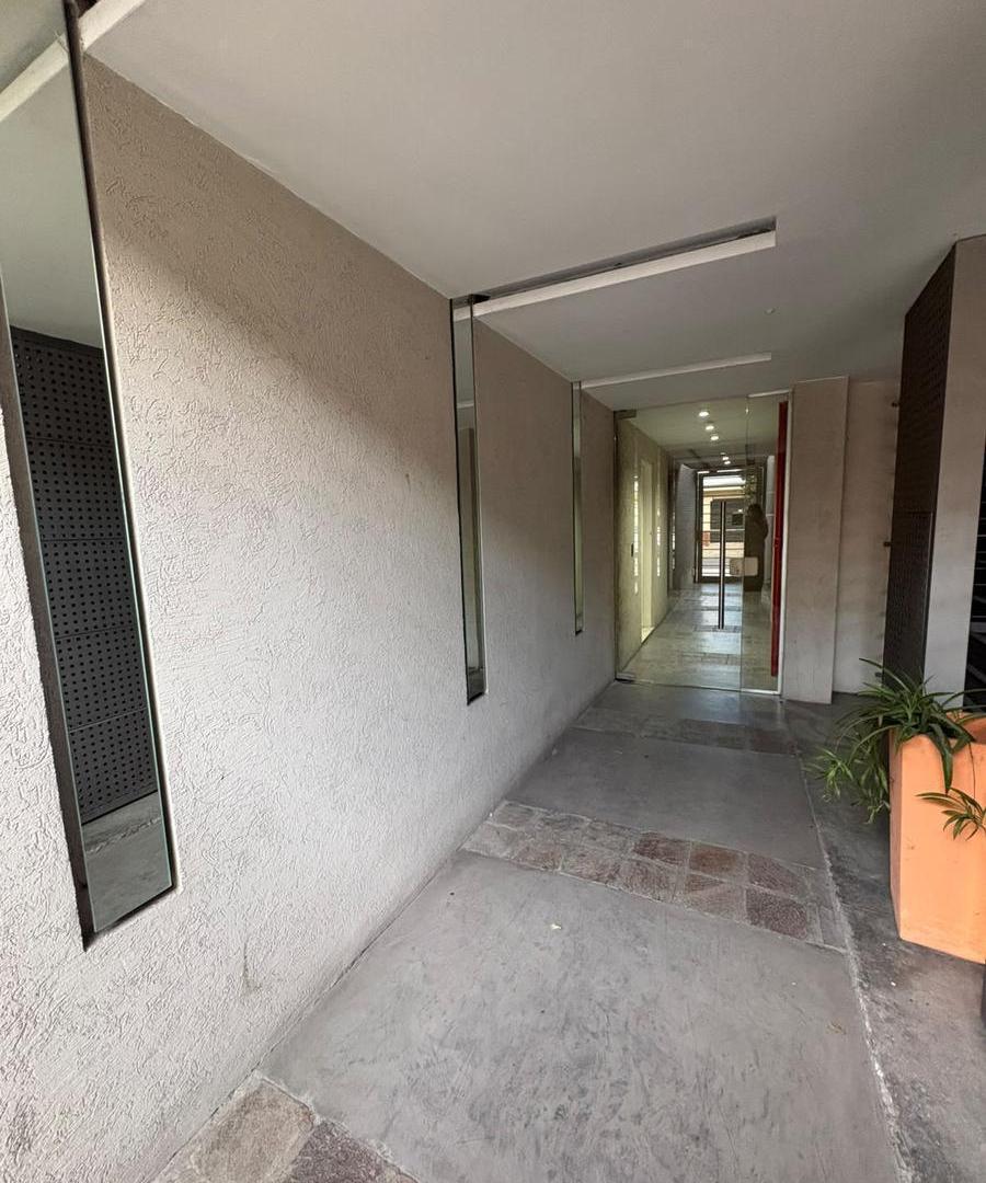 Foto de VENTA DE DEPARTAMENTO MONOAMBIENTE CON PATIO Y PARRILLA en Mataderos, imagen 2