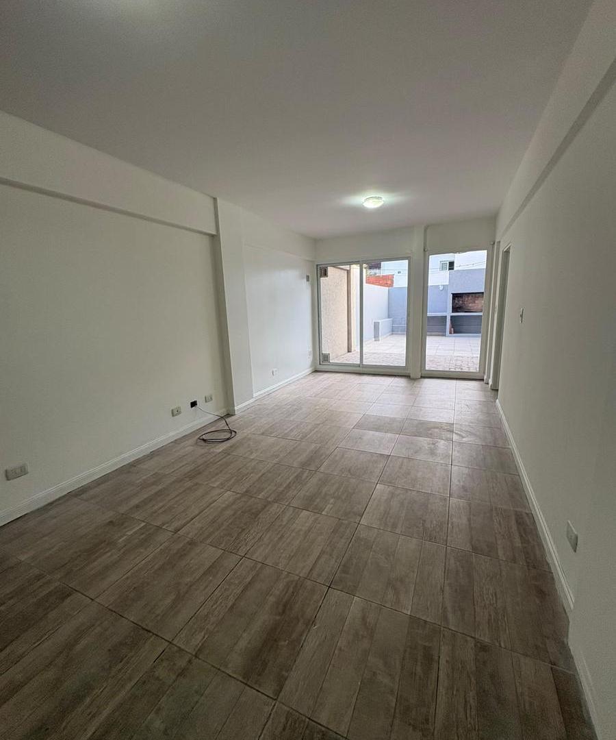Foto de VENTA DE DEPARTAMENTO MONOAMBIENTE CON PATIO Y PARRILLA en Mataderos, imagen 5