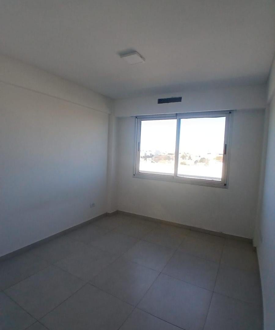 Foto de ALQUILER DEPARTAMENTO 2 AMBIENTES AL FRENTE CON BALCÓN en Villa Lugano, imagen 5
