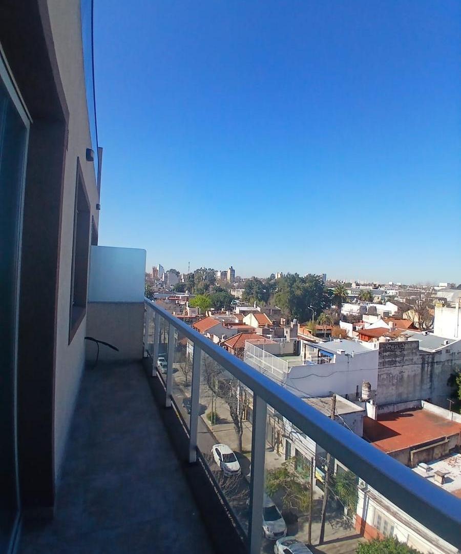 Foto de ALQUILER DEPARTAMENTO 2 AMBIENTES AL FRENTE CON BALCÓN en Villa Lugano, imagen 3