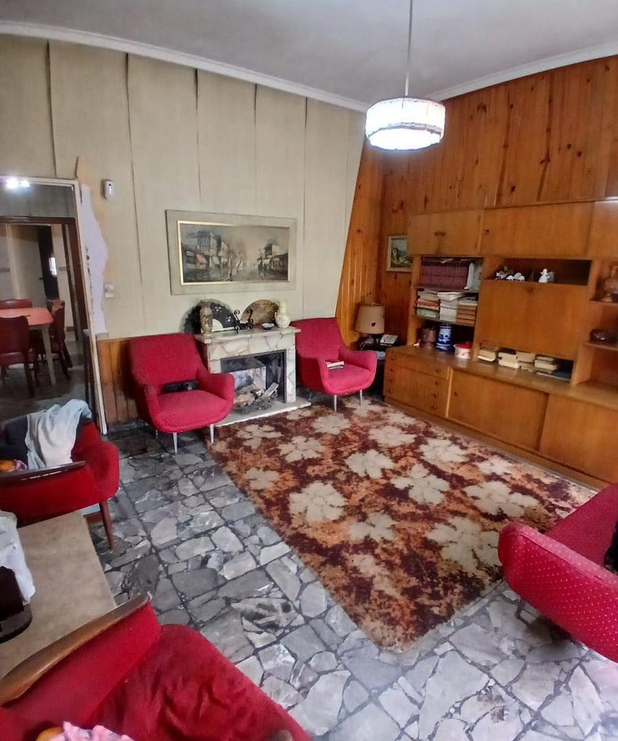Foto de VENTA CASA 3 AMBIENTES EN LOTE PROPIO CON COCHERA, PARQUE Y QUINCHO en, imagen 3