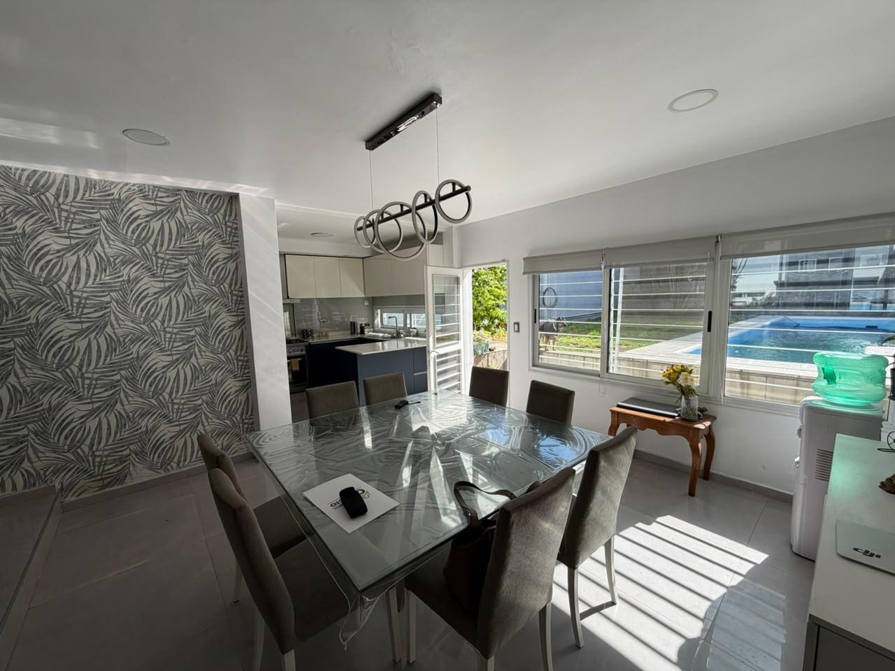 Foto de VENTA DE CASA DE CATEGORÍA 7 AMBIENTES CON PARQUE, QUINCHO Y COCHERA en, imagen 3