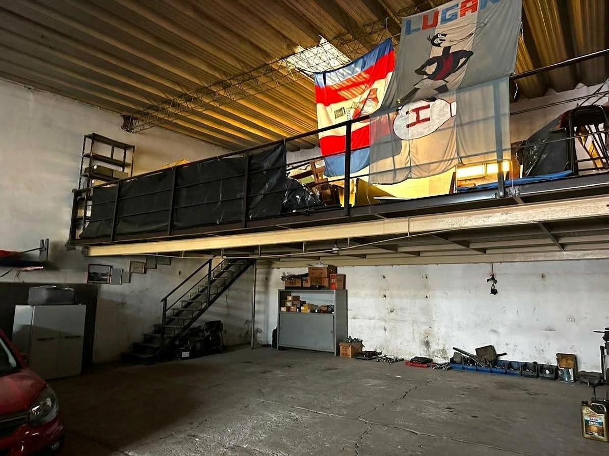 Foto de VENTA GALPÓN / DEPÓSITO EN LOTE PROPIO CON ENTRADA DE CAMIÓN Y OFICINAS, imagen 5