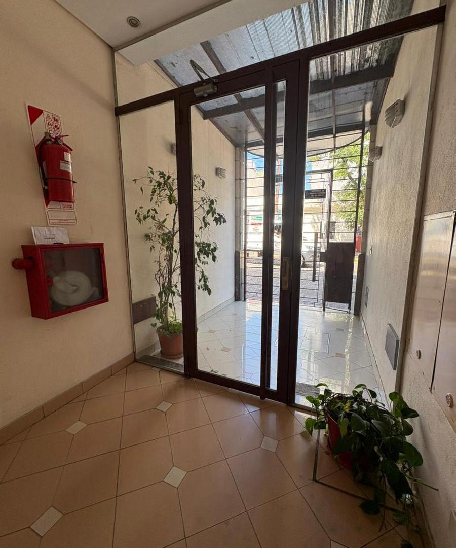 Foto de VENTA DE DEPARTAMENTO MONOAMBIENTE AL FRENTE APTO CRÉDITO en Villa, imagen 4