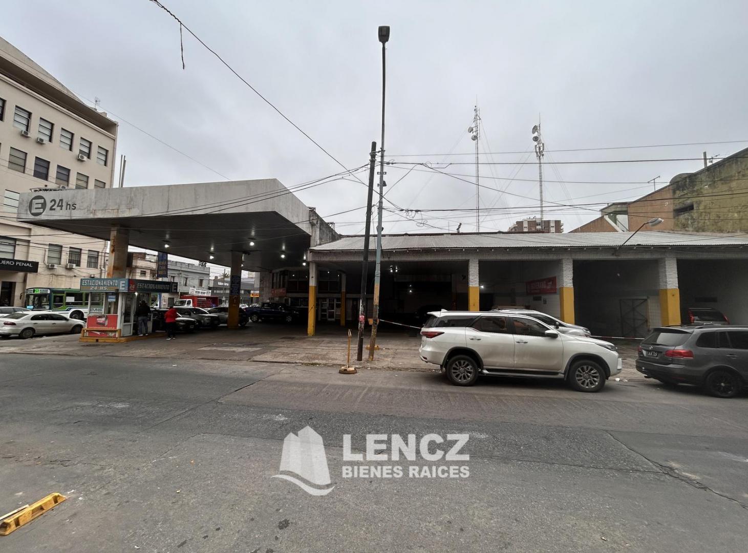 Venta Alquiler Inmueble Esquina ideal Estacionamiento, Agencia Autos, Banco,Edificio, Quilmes centro