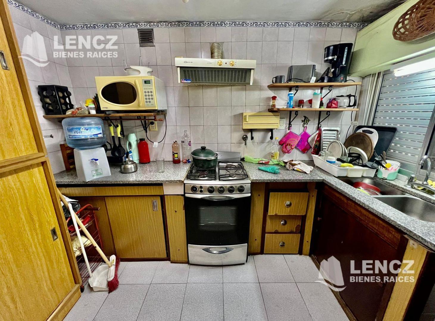 Foto de Casa en Venta de 3 ambientes, Jardin y Amplio Quincho- Quilmes, imagen 3