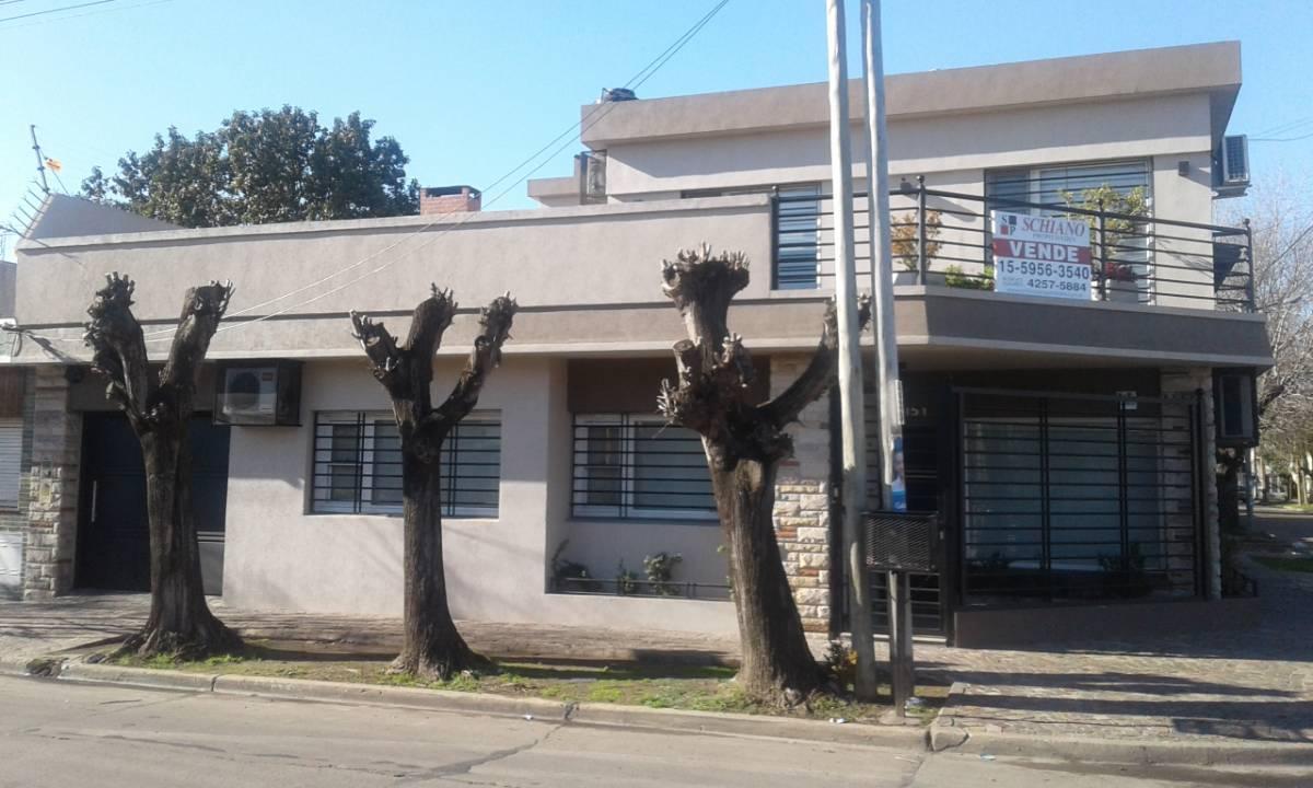 Casa en Dos Plantas Totalmente Reciclada. Acceso a Autopista. Nuevo Precio. 3