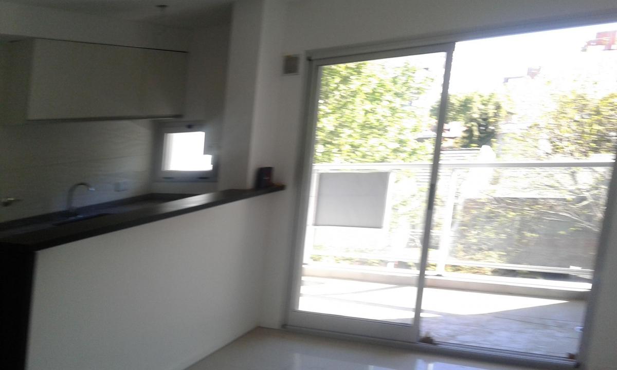 Departamento de Dos Ambientes con Cochera, en Quilmes Centro. 3