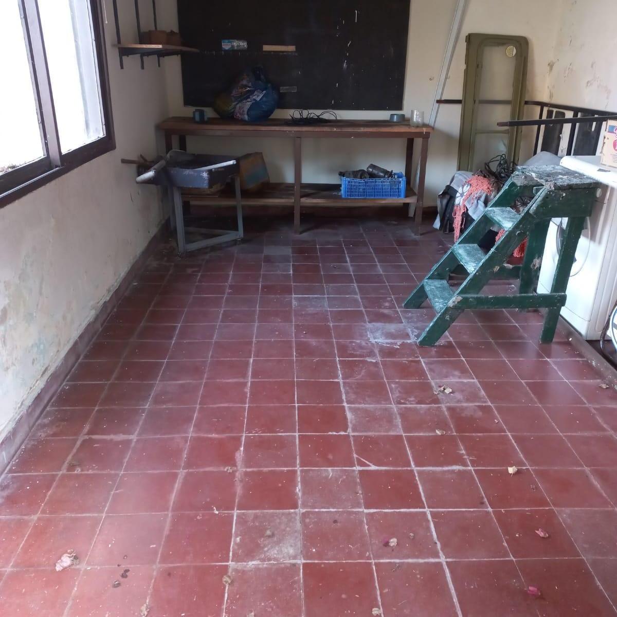 Casa con Tres Dorm. en Bernal Oeste. Oportunidad. Consulte. 5