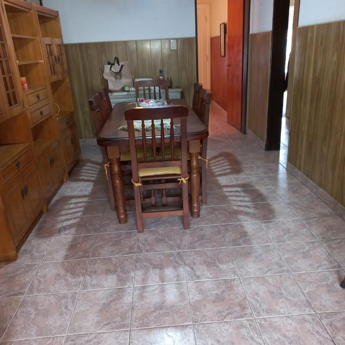 Casa con Tres Dorm. en Bernal Oeste. Oportunidad. Consulte. 4