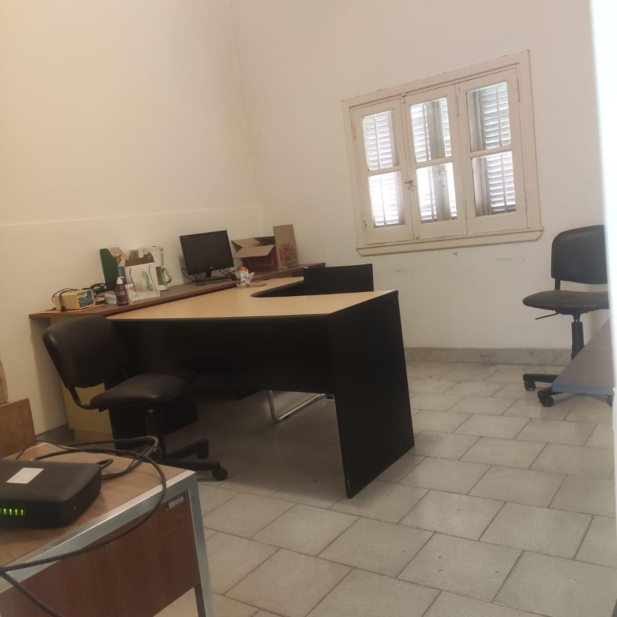 Casa en Dos Plantas Uso Profesional. Cinco Oficinas. 4