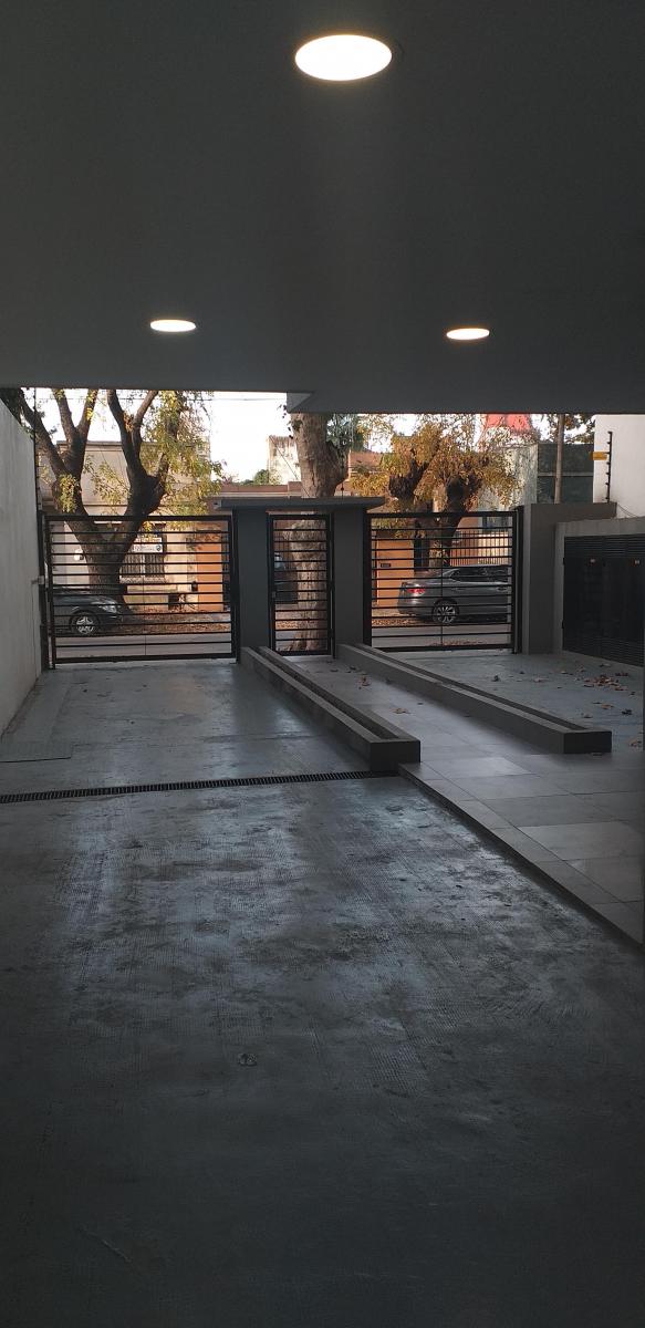 Dos Ambientes Amplio con Cochera en Quilmes Centro. 4