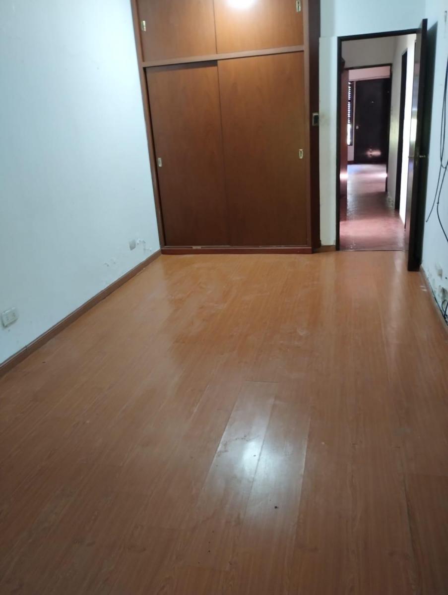 Foto de CASA DE CUATRO AMBIENTES CON FONDO VERDE Y QUINCHO., imagen 5
