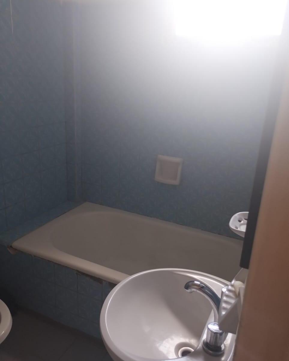 Departamento de Dos Ambientes en Quilmes Centro. Oportunidad. Consulte. 3