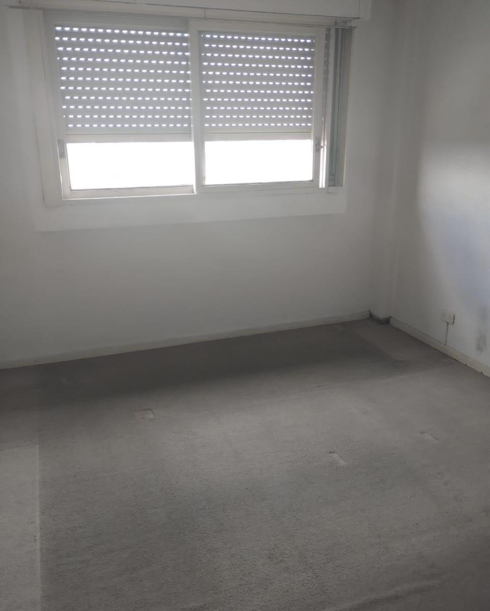 Departamento de Dos Ambientes en Quilmes Centro. Oportunidad. Consulte. 1