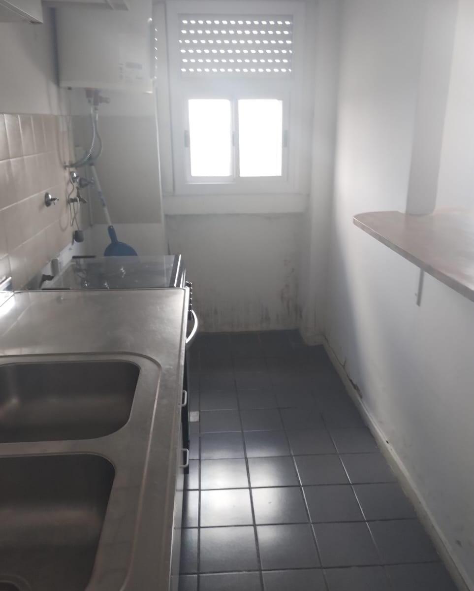 Departamento de Dos Ambientes en Quilmes Centro. Oportunidad. Consulte. 5