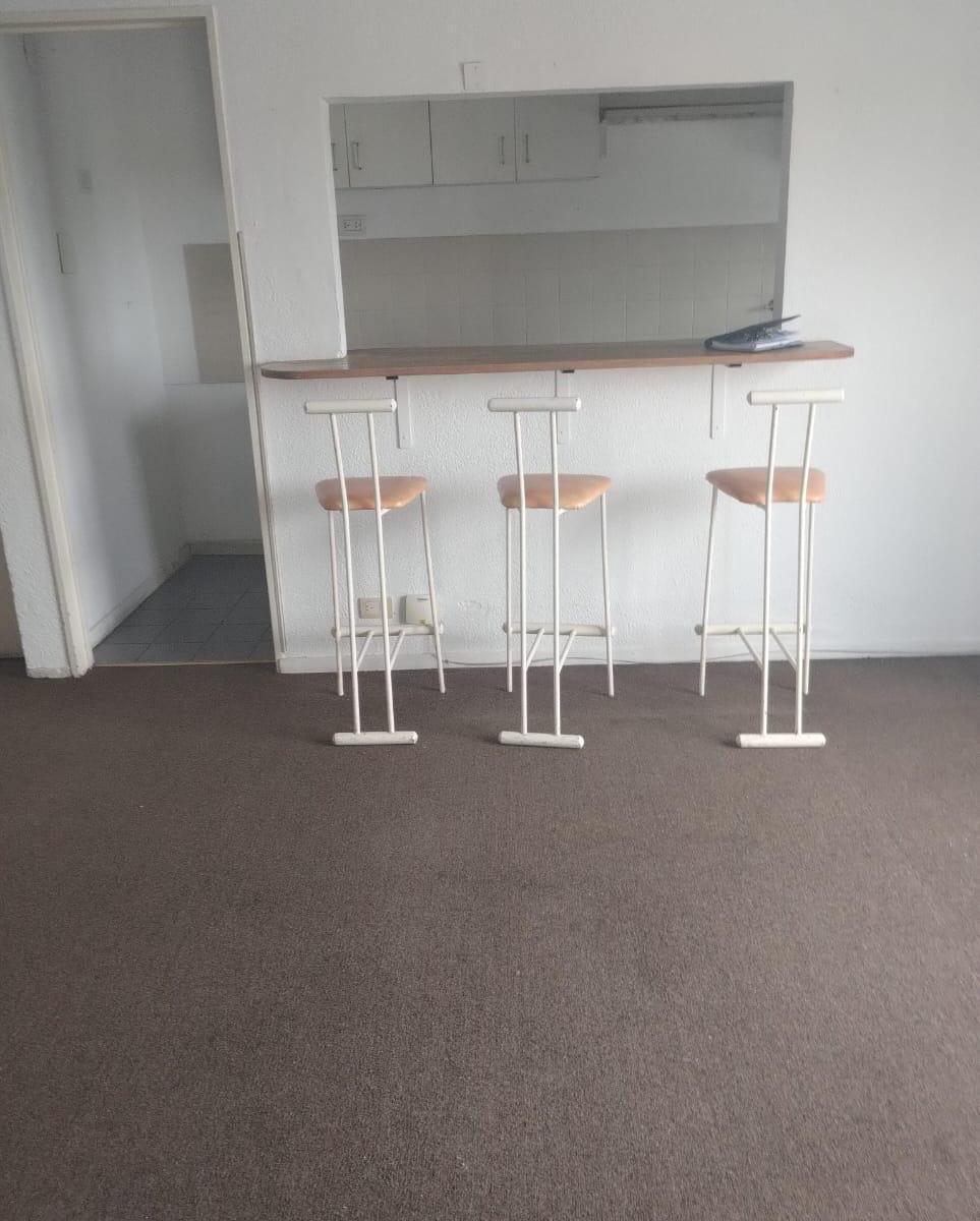Departamento de Dos Ambientes en Quilmes Centro. Oportunidad. Consulte. 4