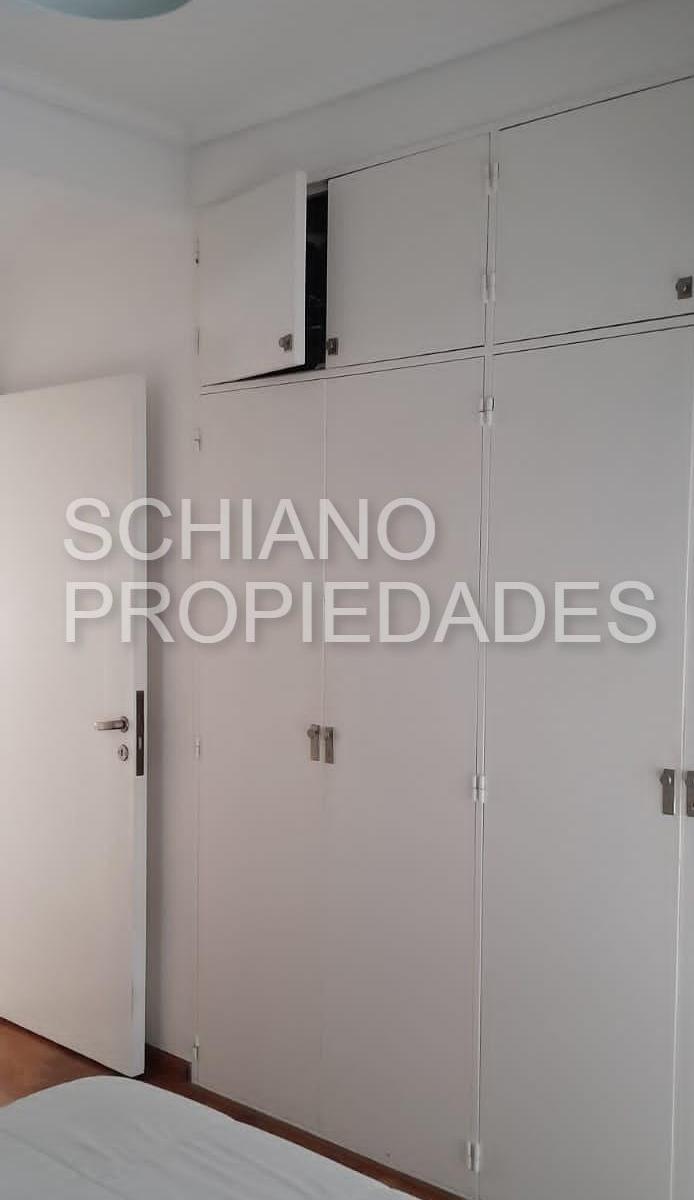 Foto de DEPARTAMENTO DE CUATRO AMBIENTES AL FRENTE CON BALCON Y COCHERA., imagen 3
