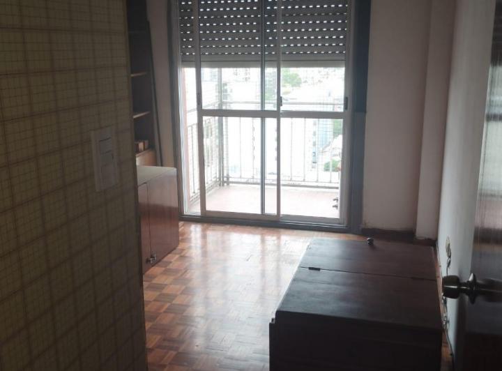 DEPARTAMENTO DE CUATRO AMBIENTES EN QUILMES CENTRO. Galería "LA FRANCESA". 4