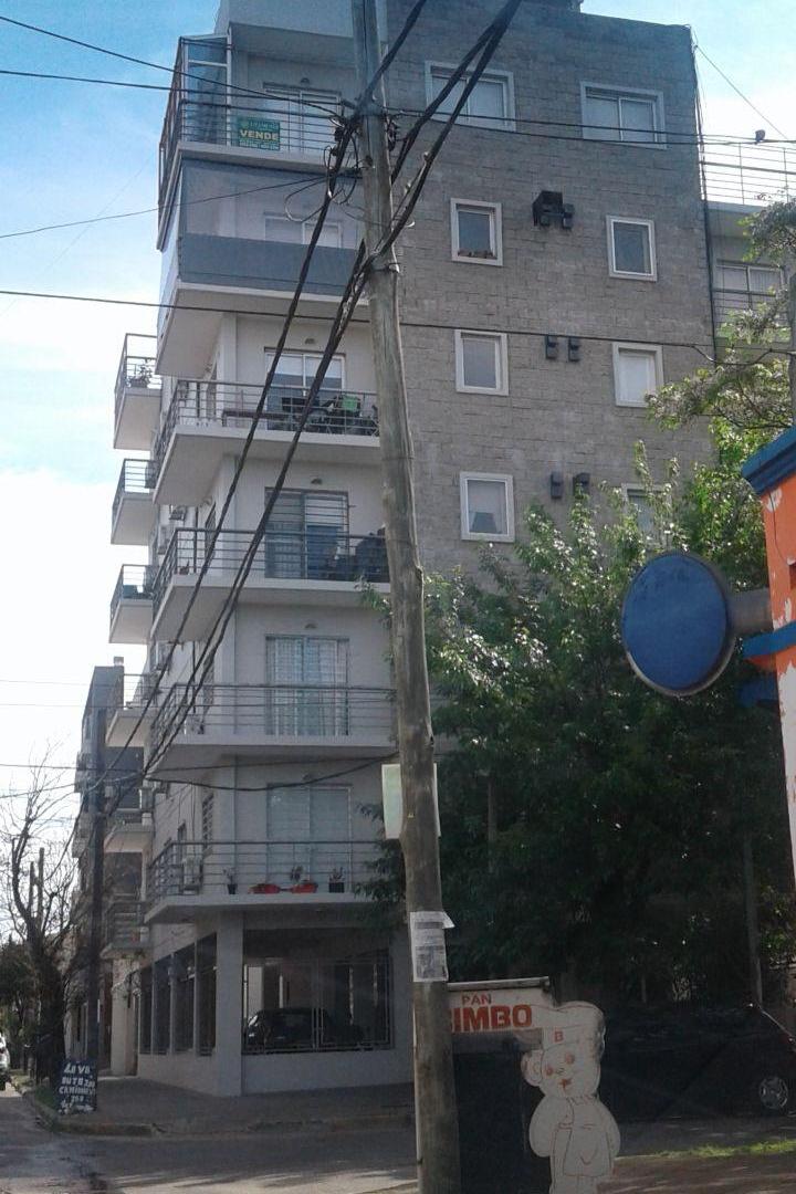 Foto de DEPARTAMENTO DE DOS AMBIENTES EN QUILMES CENTRO. EXCELENTE ESTADO Y, imagen 5