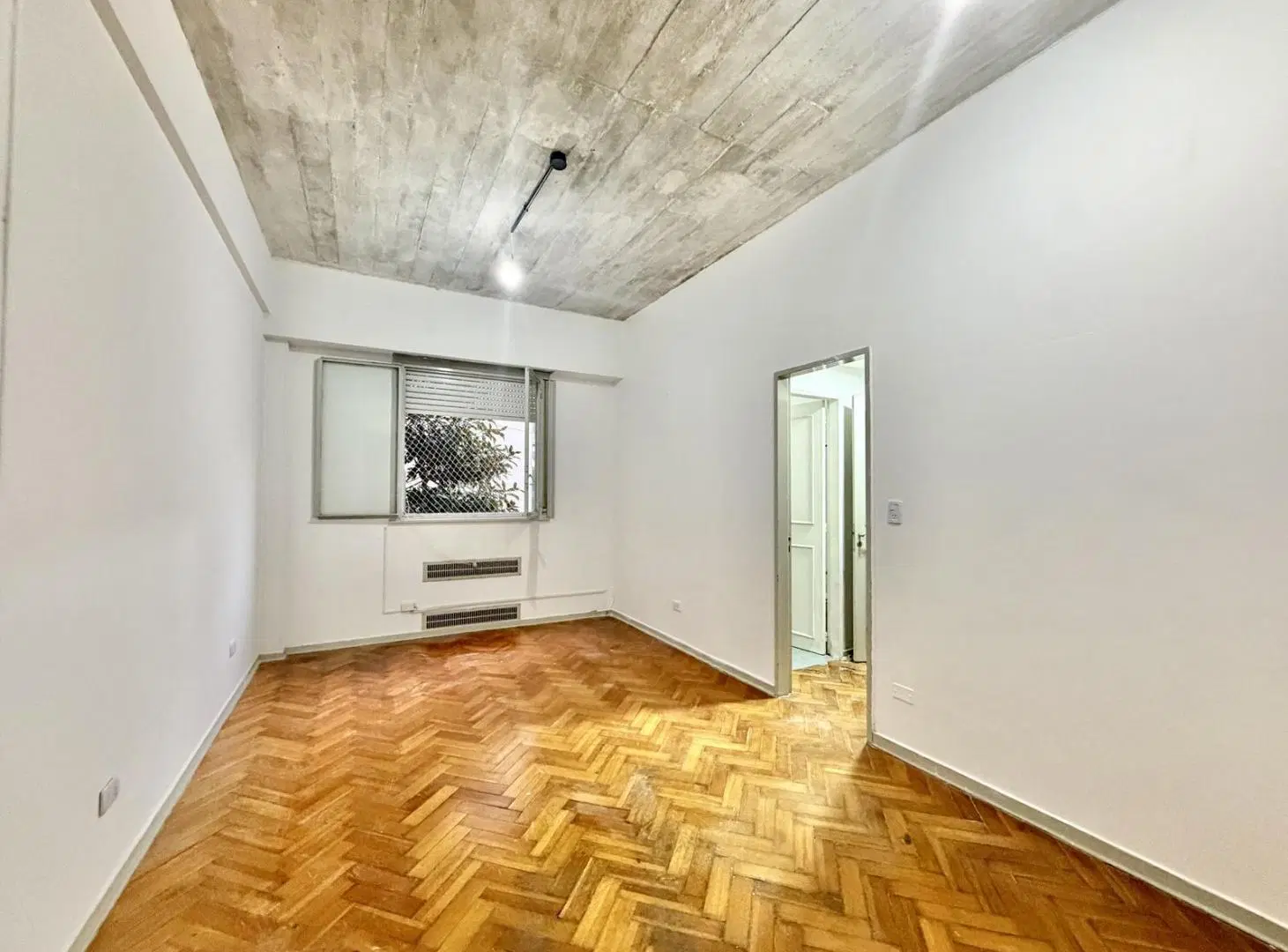 Venta departamento 2 amb con escritorio- Monserrat 1