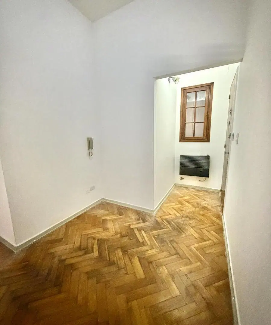 Venta departamento 2 amb con escritorio- Monserrat 5