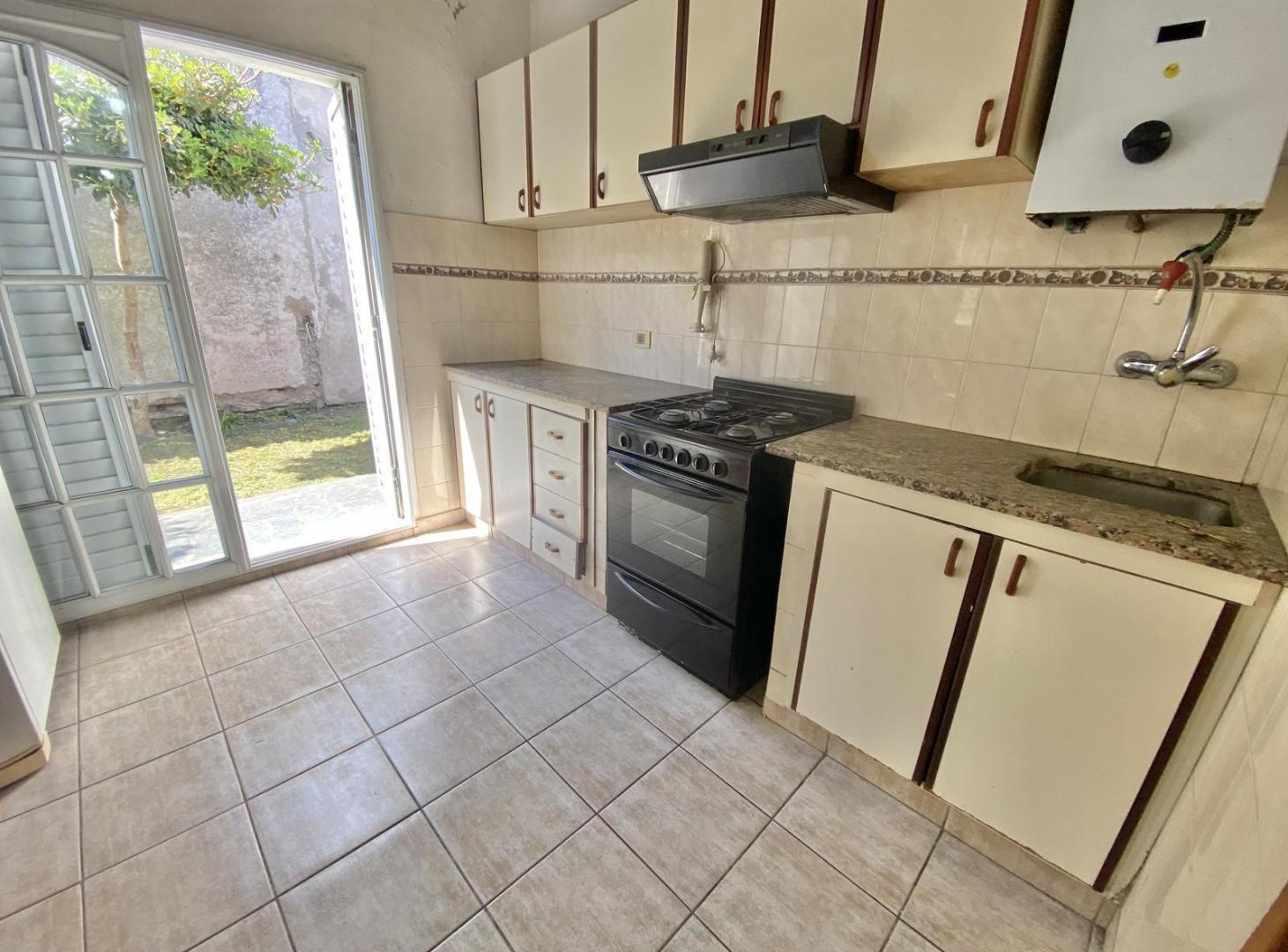 Foto de Casa en lote propio en La Plata, imagen 4