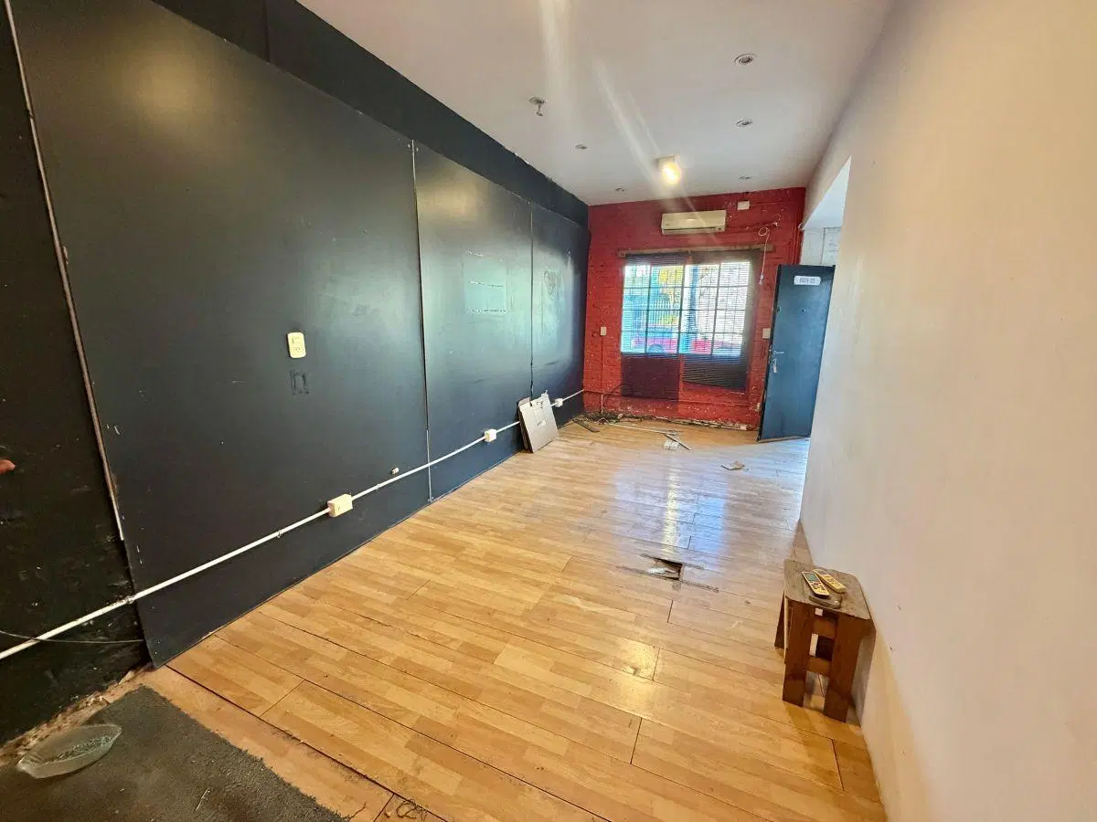 Excelente depósito/local comercial en inmejorable zona de Martinez,, entrada para 1/2 autos. 3