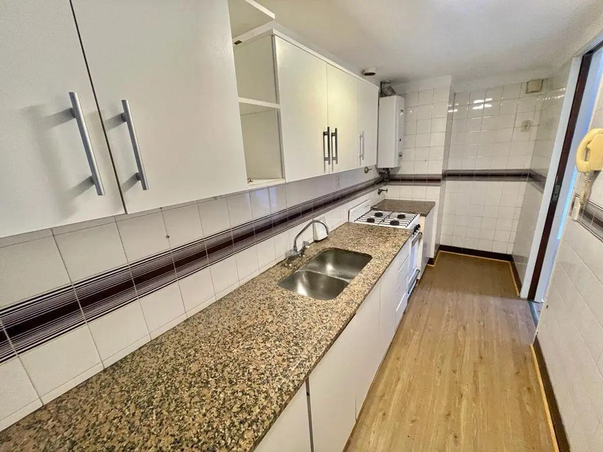 Departamento de 2 amb. en alquiler APTO PROFESIONAL en inmejorable ubicación con cochera y baulera! 2