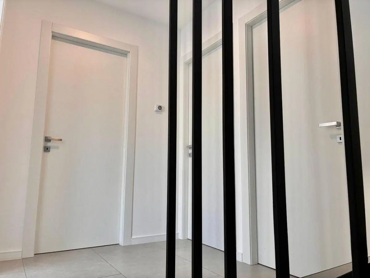 Excelente triplex en complejo privado: p.baja, 2 pisos, galería con jardín y parrilla y 2 cocheras. 5