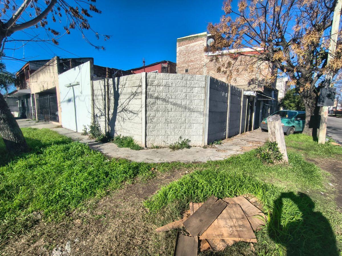 ¡OPORTUNIDAD DE INVERSIÓN! LOTE EN ESQUINA CON LOCAL – LOMAS DE ZAMORA