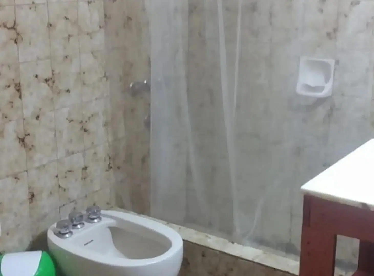 Venta - Casa 4 Ambientes con Garage, Gran Fondo Libre y Quincho Completo 4