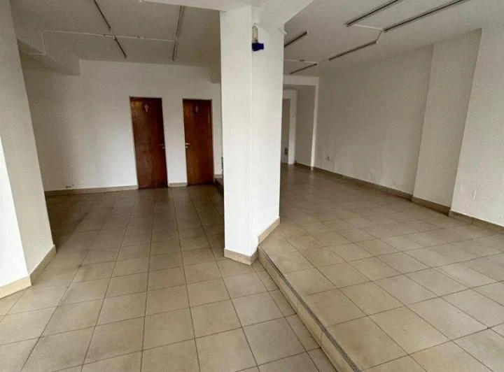 Excelente Local en zona de Alto Transito - Nueva Cordoba 4
