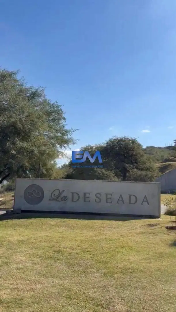 Vdo lote plano en la Deseada Country a Mts. del acceso principal 1