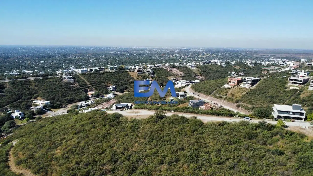 Vdo lote en la zona Media de la  Deseada Country - Mza 12 Hermosa vista 5