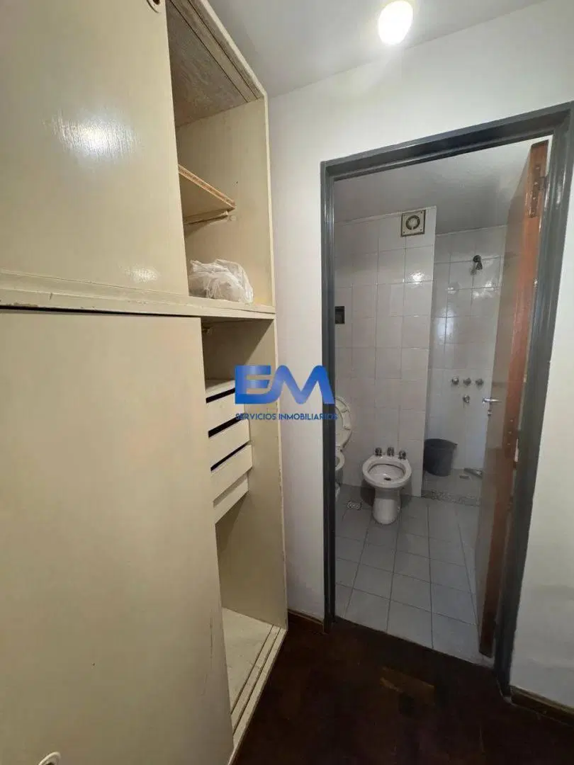 Alq semi amoblado 1 dorm amplio C/ balcón - B centro 8