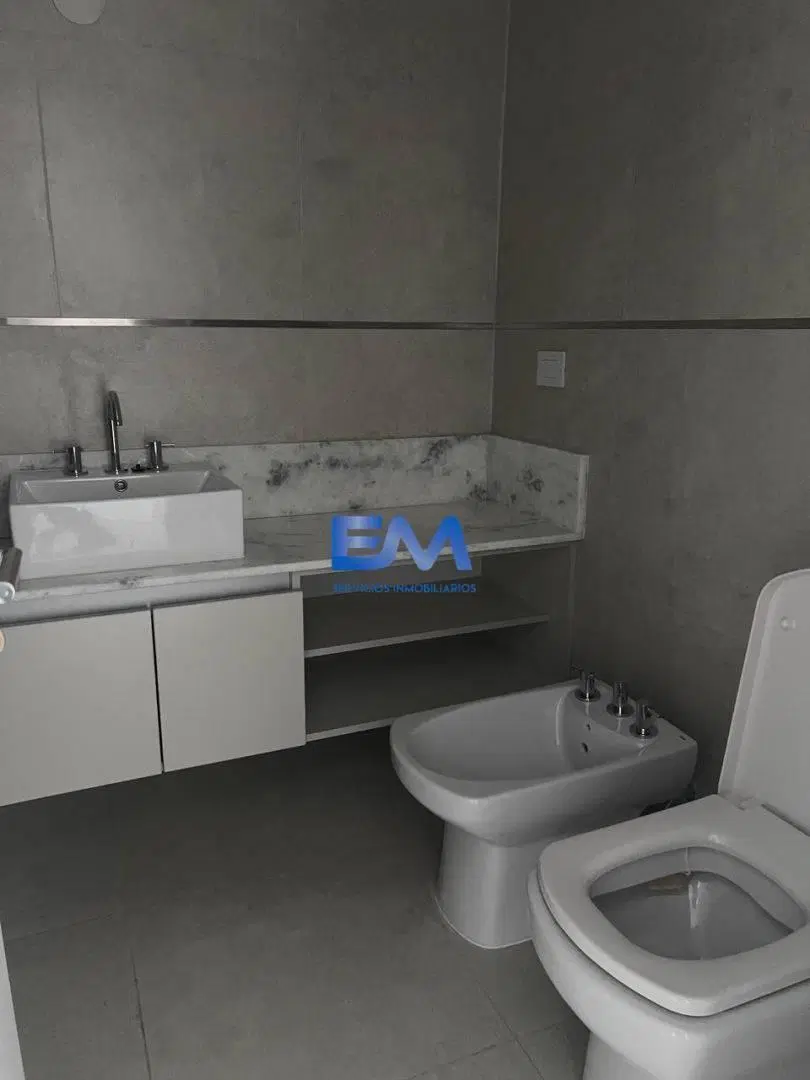 Alq depto 2 dorm - 2 baños C/ cochera, balcón, EN OPERA PARK 3