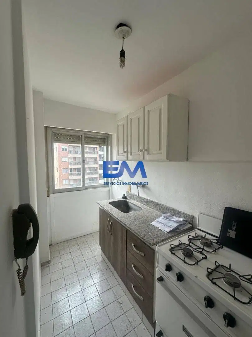 Vendo Departamento - 1 Dorm con balcon - Pleno Nueva Cordoba - Frente al Buen Pa 2