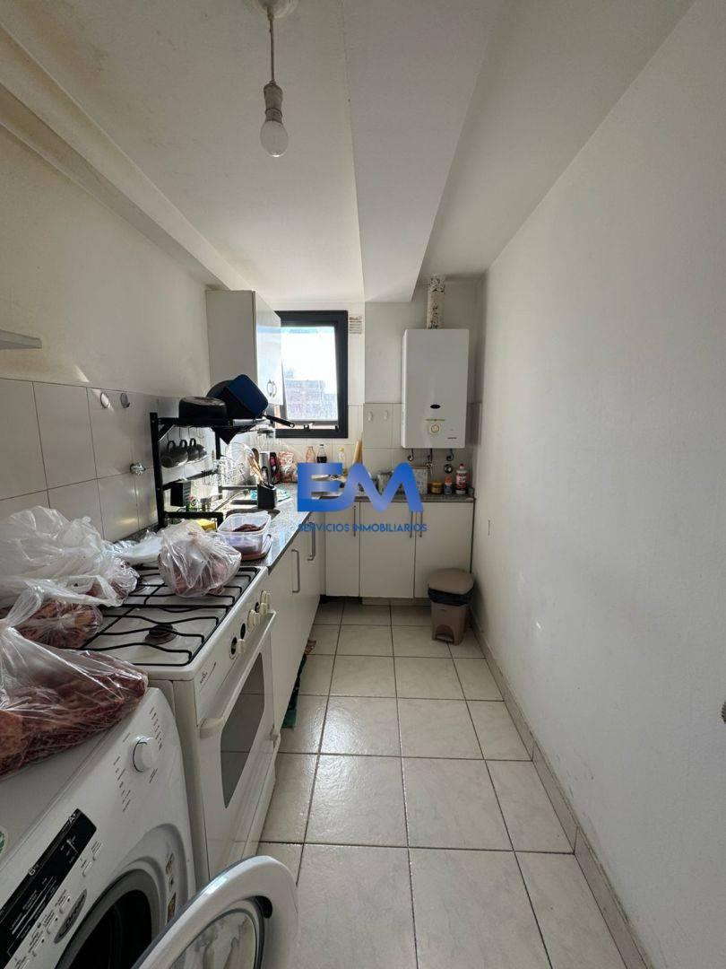 Foto de Vendo Departamento 2 Dormitorios -amplio - C/ escritura sobre Bv. San, imagen 5