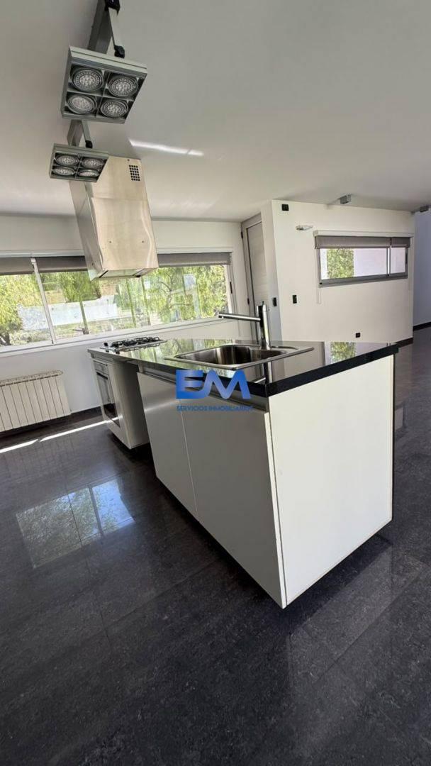Foto de Alquilo Casa Country La Runfina - 5 Dormitorios - Seguridad 24hs, imagen 2