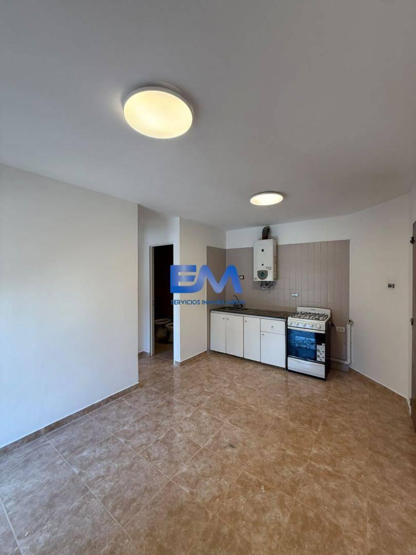 Foto de vendo departamento de un dormitorio en barrio centro con escritura, imagen 1