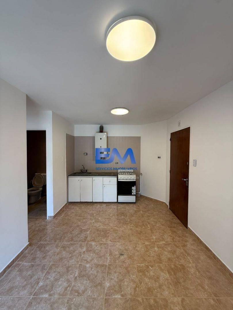 Foto de vendo departamento de un dormitorio en barrio centro con escritura, imagen 2