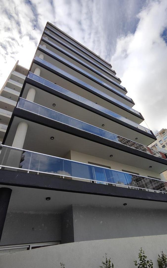 Foto de Venta departamento de 4 ambientes con dependencia a estrenar, edificio, imagen 1