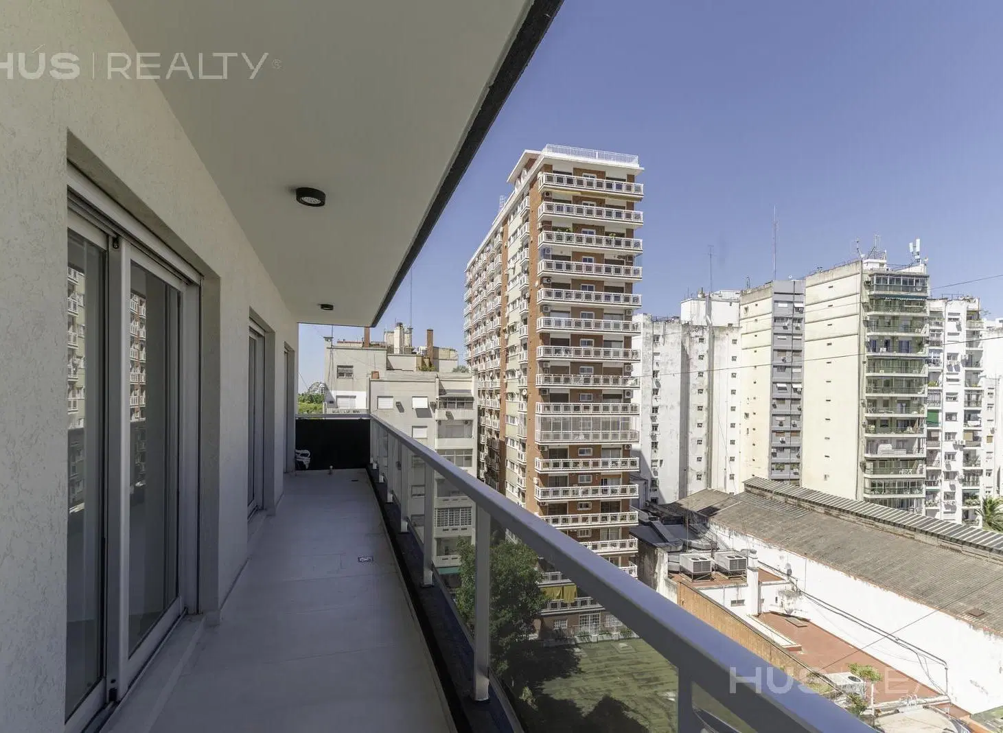 Venta departamento de 4 ambientes con dependencia a estrenar, edificio full amenities con seg 24 hs. 2