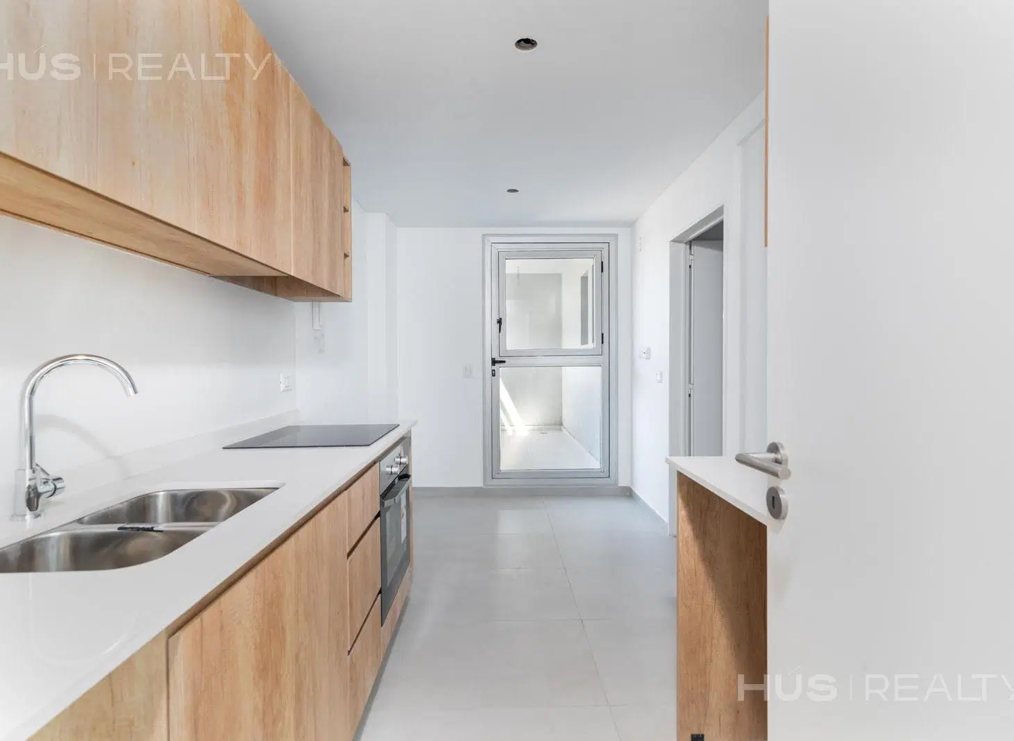 Venta departamento de 4 ambientes con dependencia a estrenar, edificio full amenities con seg 24 hs. 3