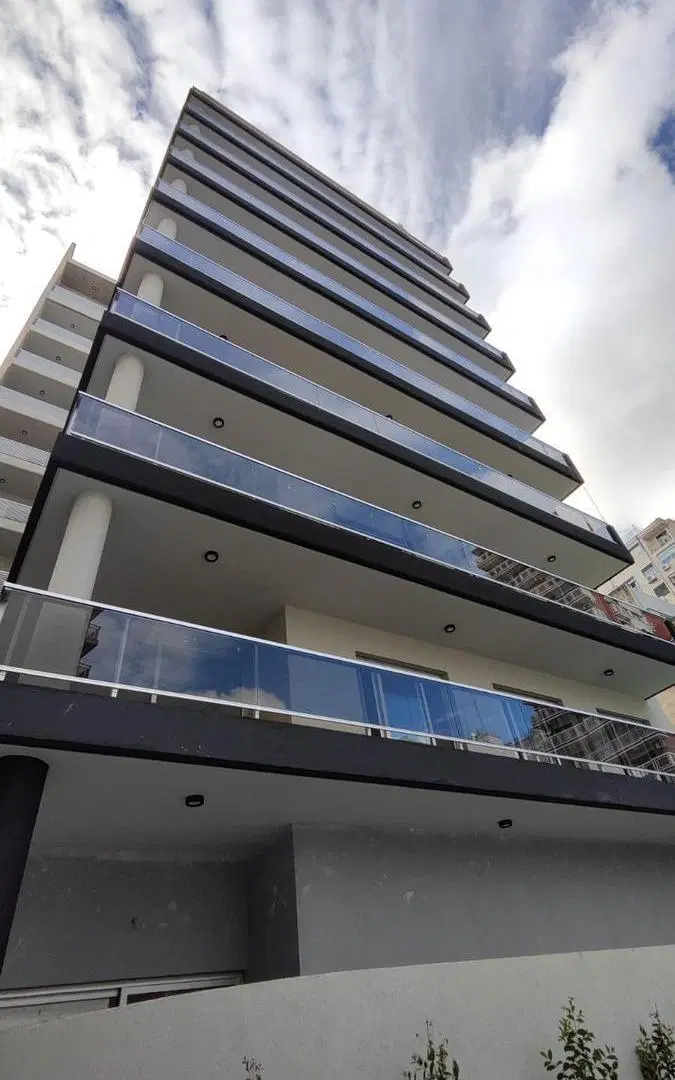 Venta departamento de 4 ambientes con dependencia a estrenar, edificio full amenities con seg 24 hs. 4